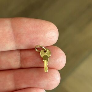 Adorable 9ct Gold Key Charm